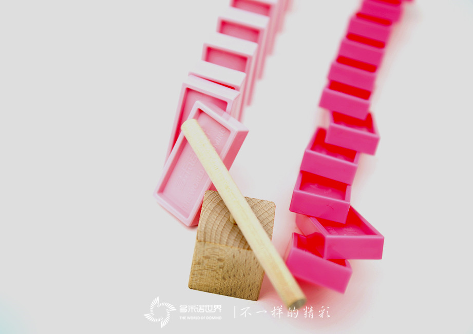 多米諾世界專業(yè)器材—骨牌專用轉(zhuǎn)向器